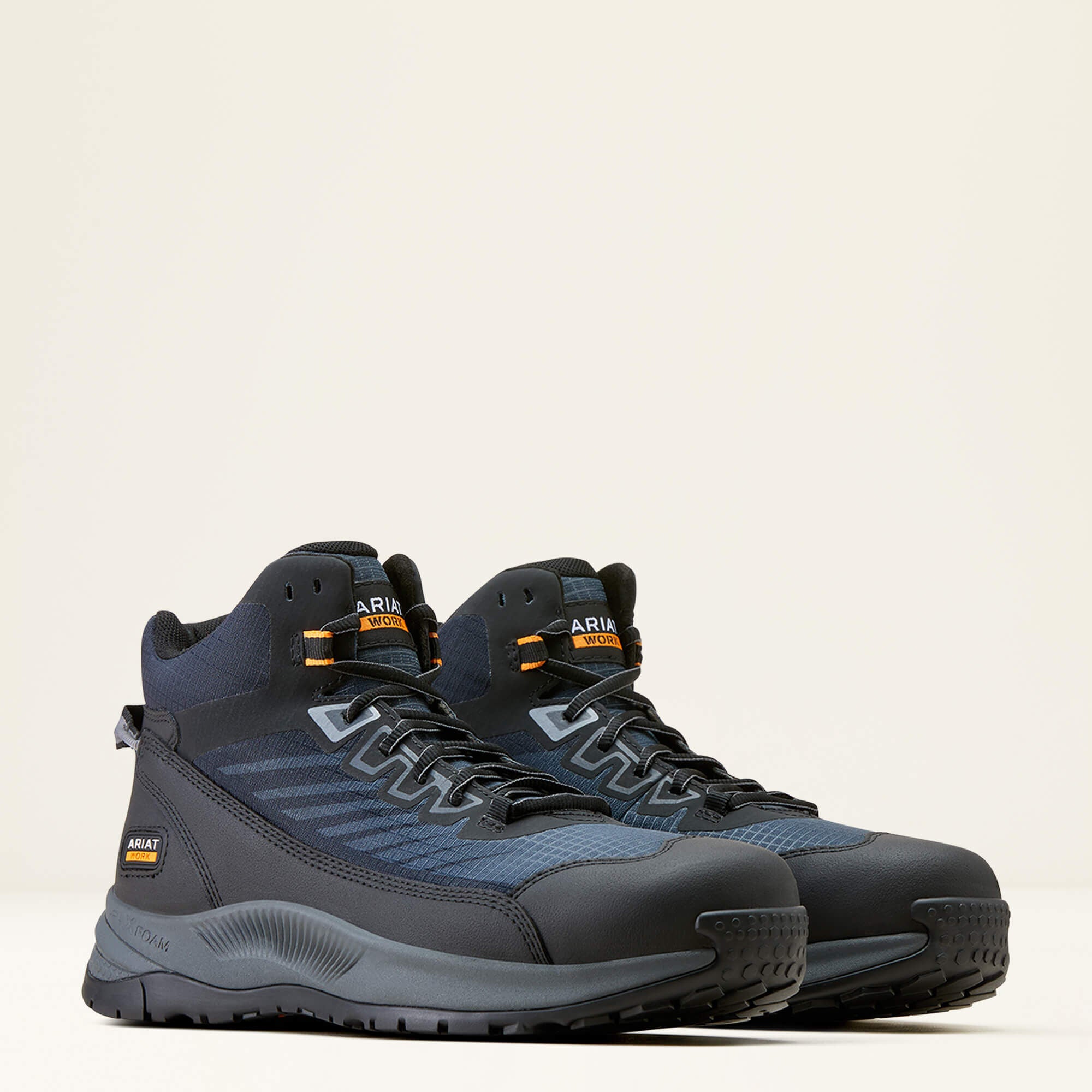 Ariat Men / Outpace Shift Mid Composite Toe Work Shoe