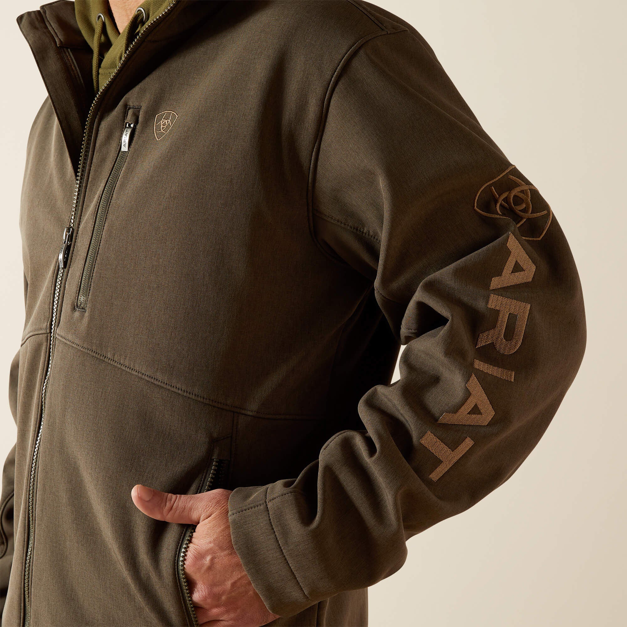 Ariat Men / Logo Softshell Jacket