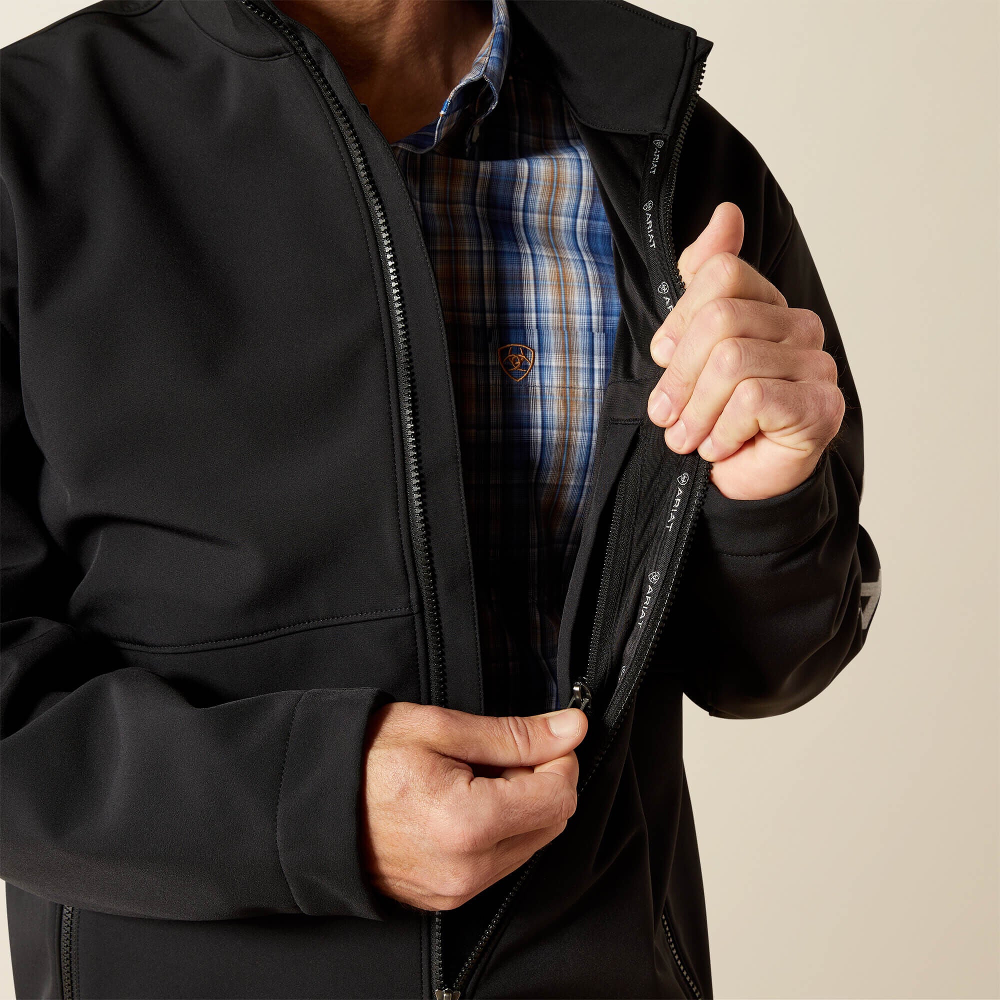 Ariat Men / Logo Softshell Jacket