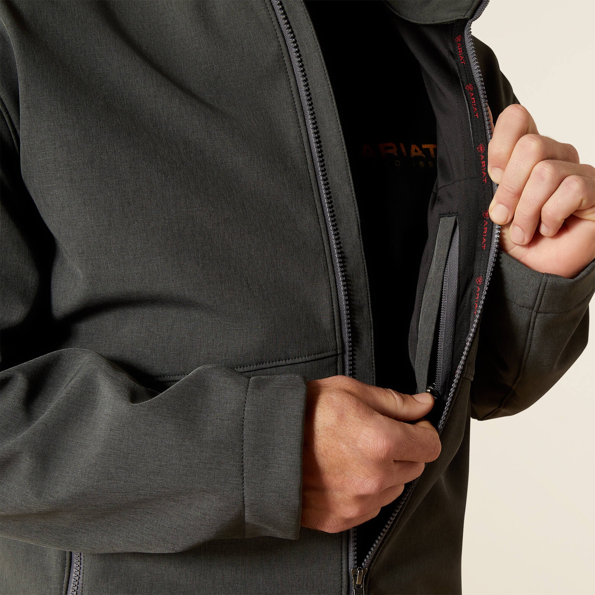 Ariat Men / Logo Softshell Jacket