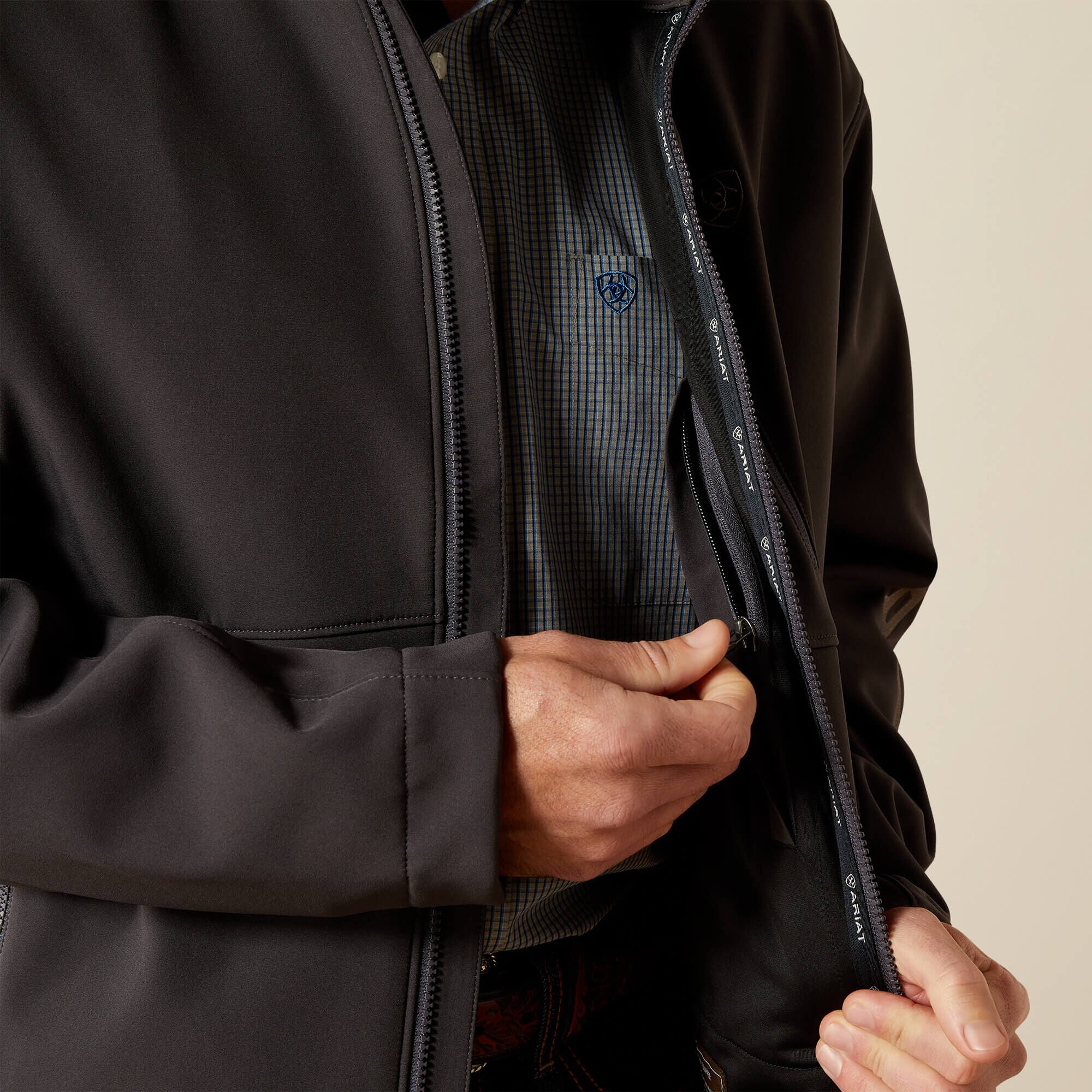 Ariat Men / Logo Softshell Jacket